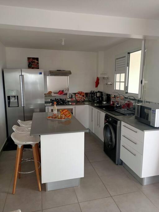 A 10Min De La Plage, Agreable Appartement Lumineux Le Robert Luaran gambar
