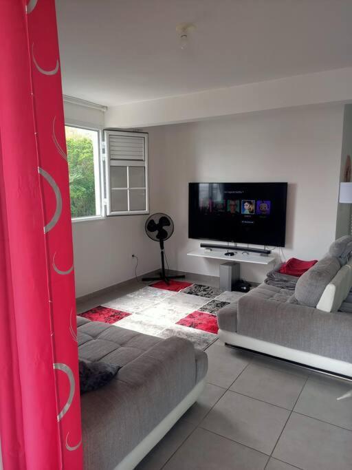 A 10Min De La Plage, Agreable Appartement Lumineux Le Robert Luaran gambar